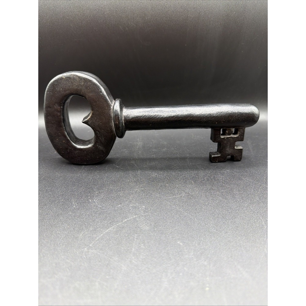 Manuel Ferreiro "GRAN LLAVE" (big key) Bronze Sculpture - 2006